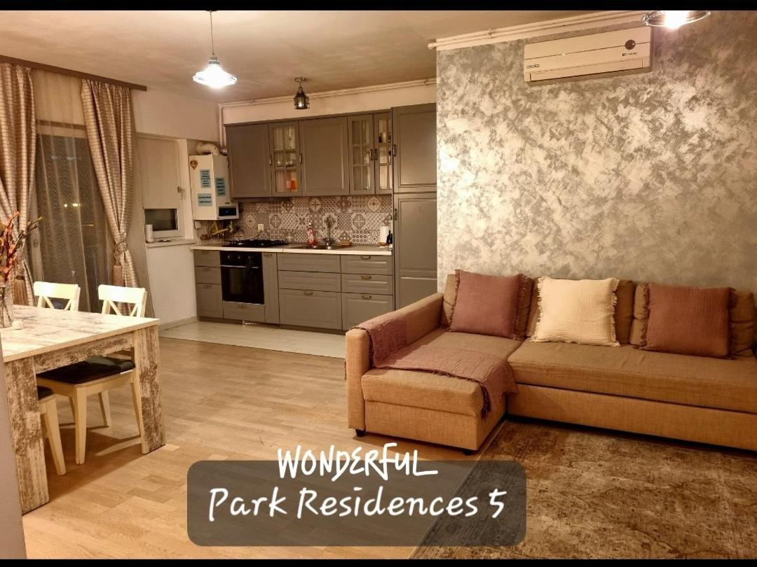 Park Residence 5, 2 Bedroom Apartment 부쿠레슈티 외부 사진